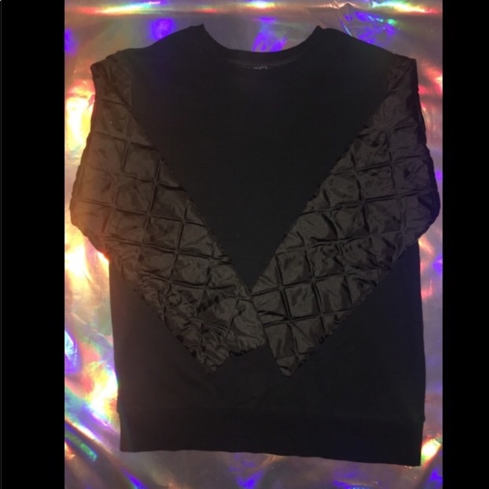 Unique Sweater - Picture 4 of 4